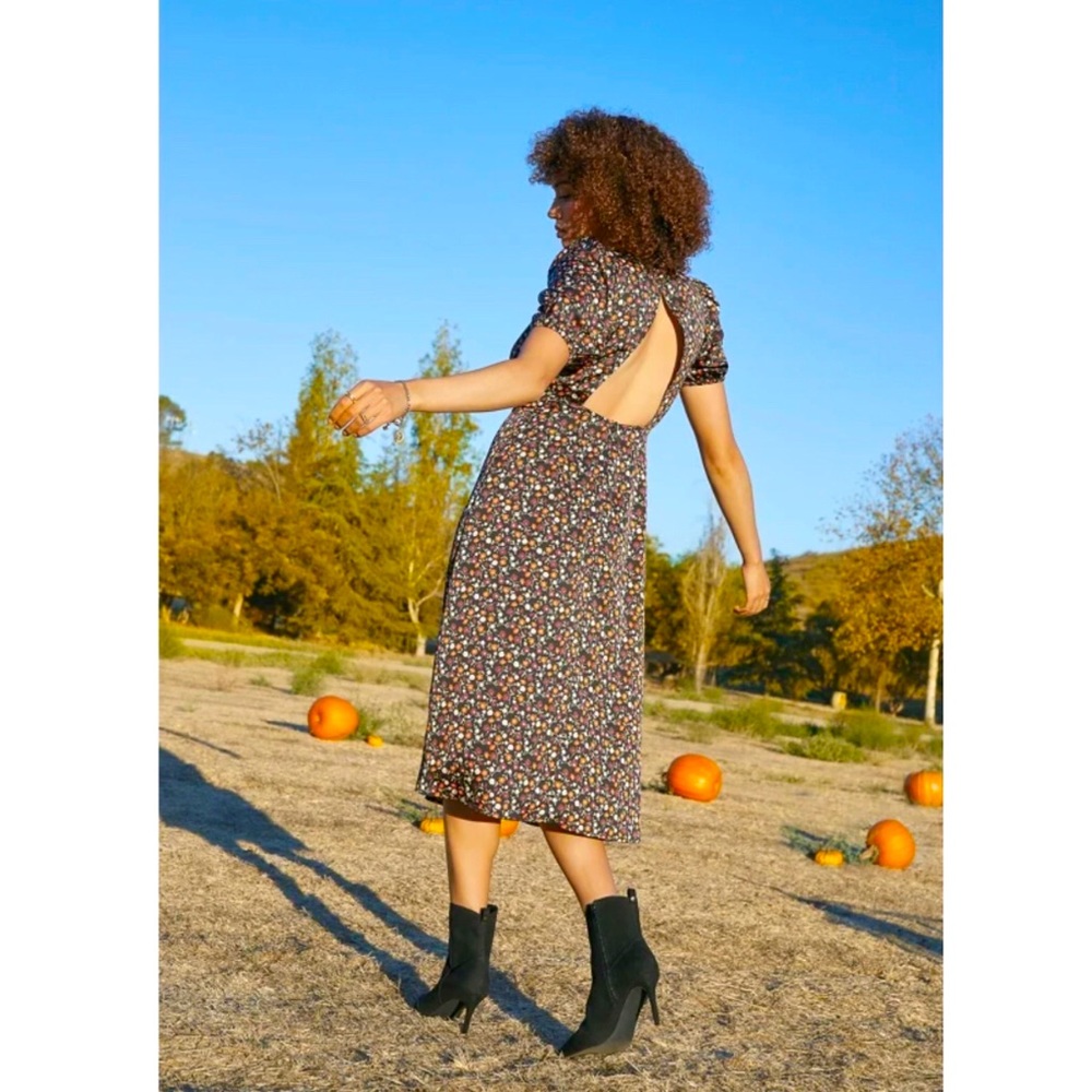 Plus size ballon sleeve midi dress